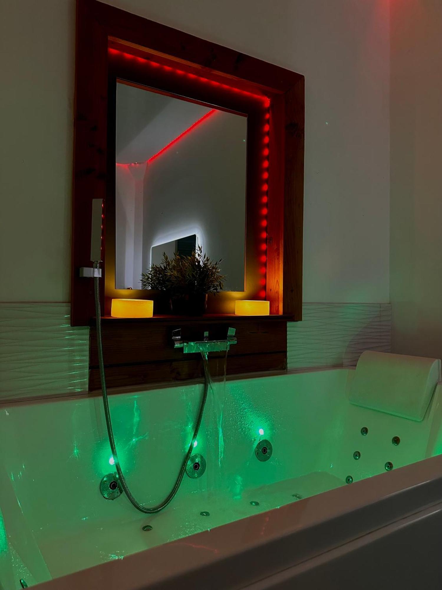 Loveroom En Bords De Meuse Floing Екстериор снимка