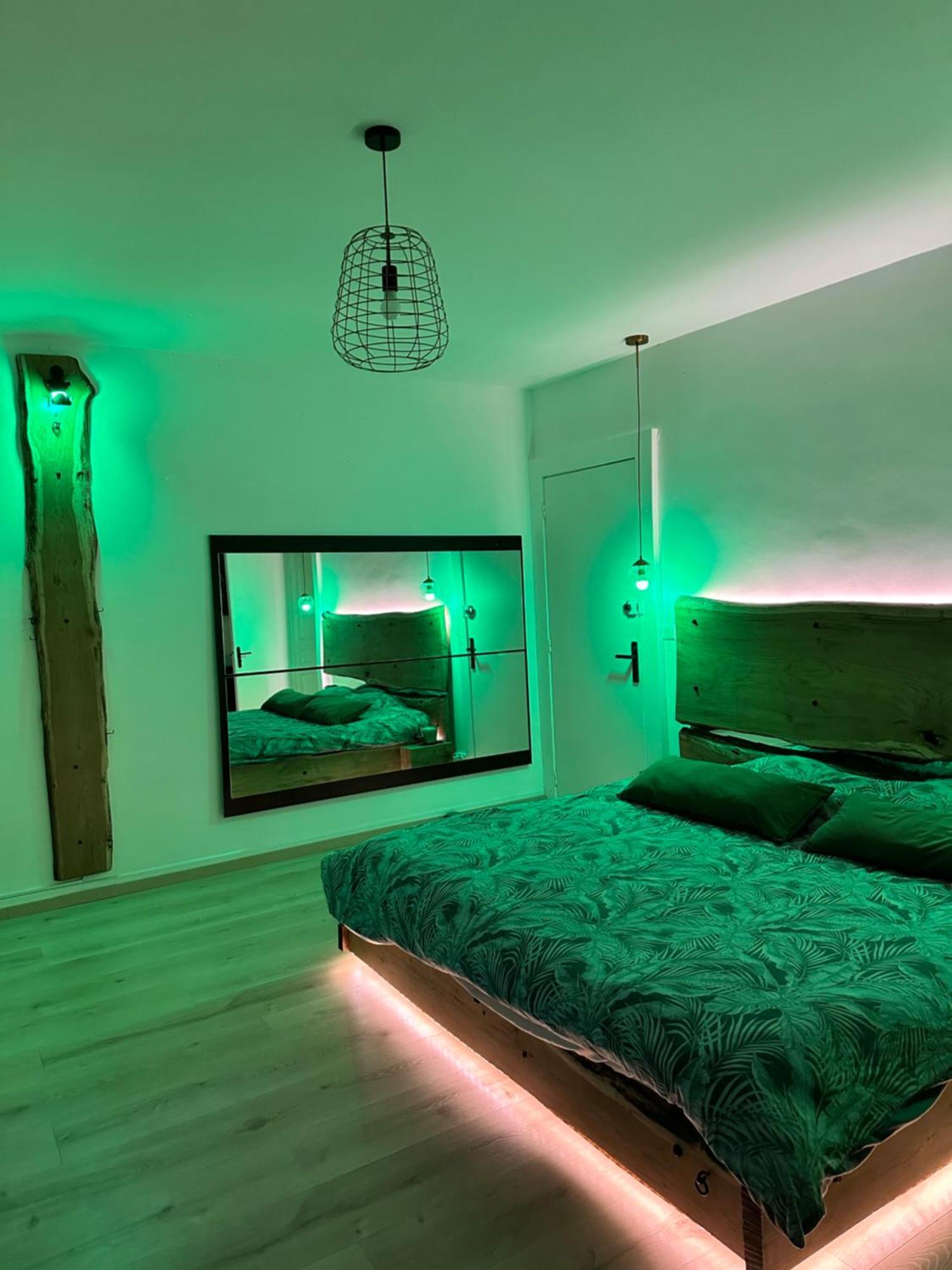 Loveroom En Bords De Meuse Floing Екстериор снимка